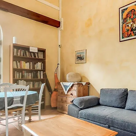 2 Bedroom Lovely In Criquetot-lesneval Holiday home Criquetot-l'Esneval