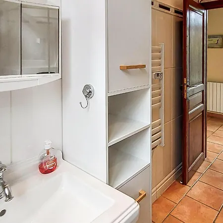 2 Bedroom Lovely In Criquetot-lesneval Criquetot-l'Esneval